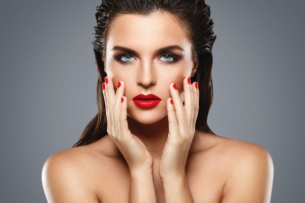 Fortifiez vos cheveux et vos ongles avec des ingrédients clés